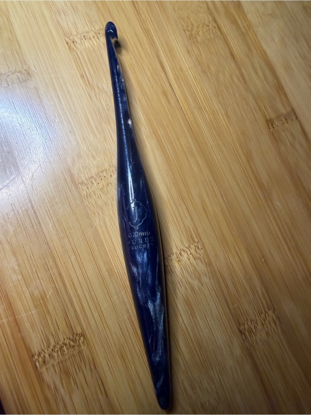 Furls P 10 mm crochet hook streamline zodiac Aries collection